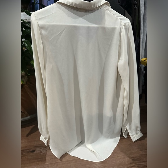 High low button blouse - Picture 3 of 8